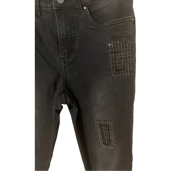 A black pair of Joseph Ribkoff jeans in size 6 - Picture 3 of 9